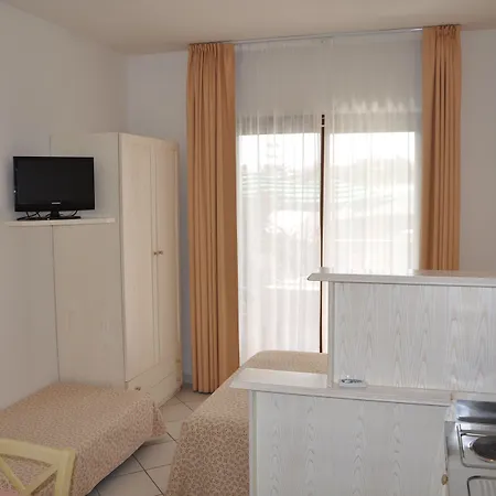 Palm Village 3*