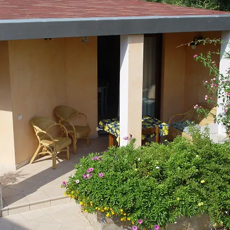 מלון דירות Palm Village