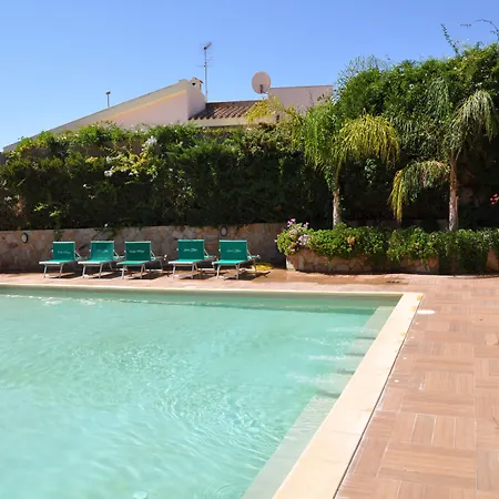 Palm Village Ξενοδοχείο με διαμερίσματα Villasimius