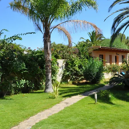 Ξενοδοχείο με διαμερίσματα Palm Village