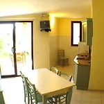 מלון דירות Palm Village