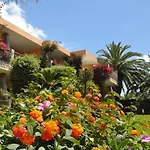 Palm Village מלון דירות 3*
