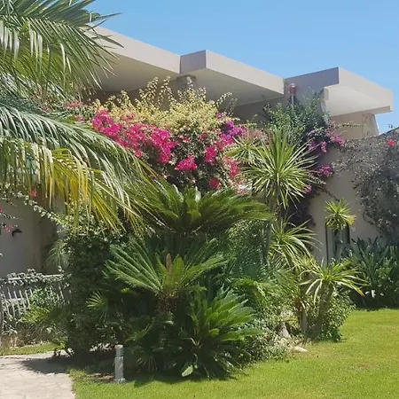 Palm Village מלון דירות