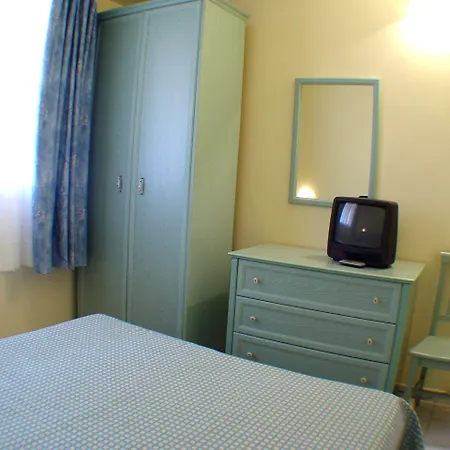 Ξενοδοχείο με διαμερίσματα Palm Village 3*