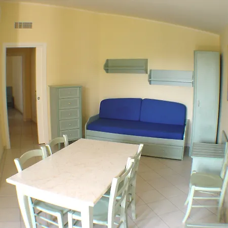 Ξενοδοχείο με διαμερίσματα Palm Village Villasimius