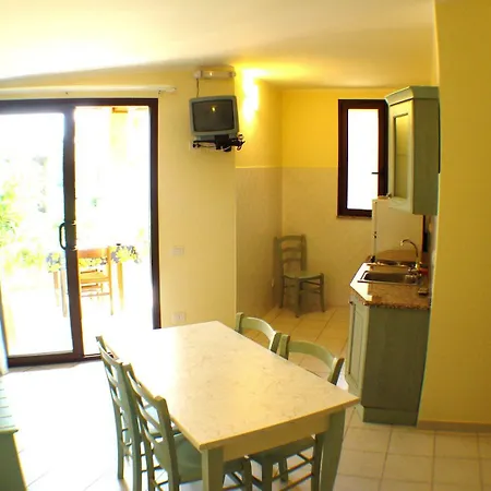 מלון דירות Palm Village