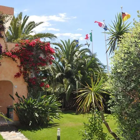 מלון דירות Palm Village